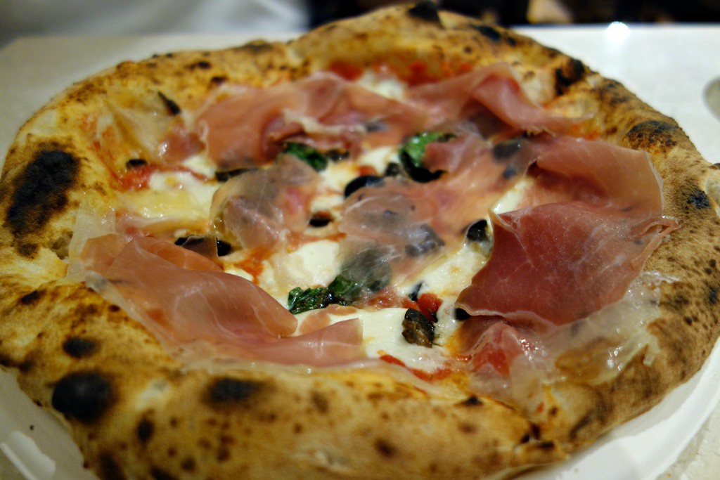 [食記]台北 中山 SOLO PIZZA-世界第一拿坡里披薩 捷運中山站上班族午餐地圖 | solo pizza napoletana | 好吃美食的八里人